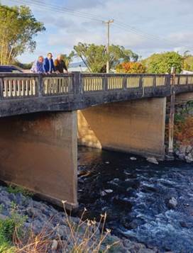A bridge over a river

Description automatically generated