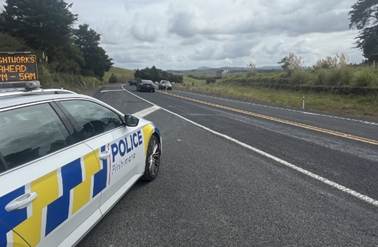 A police car on the road

AI-generated content may be incorrect.